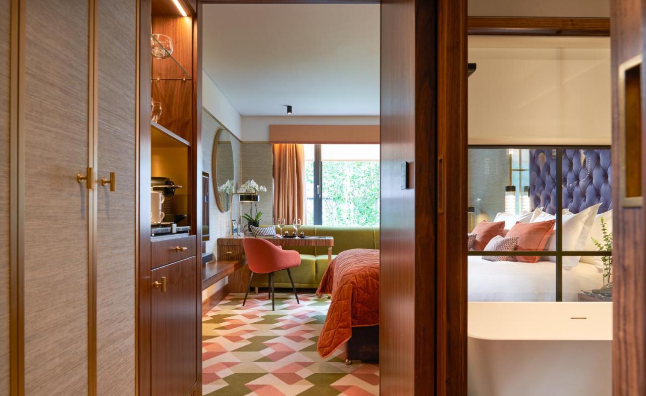 The Fitzwilliam Hotel Дъблин Екстериор снимка A suite at the hotel