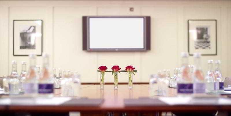The Fitzwilliam Hotel Дъблин Екстериор снимка A meeting room at the hotel