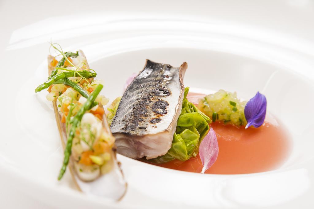 The Fitzwilliam Hotel Дъблин Екстериор снимка A modern French dish