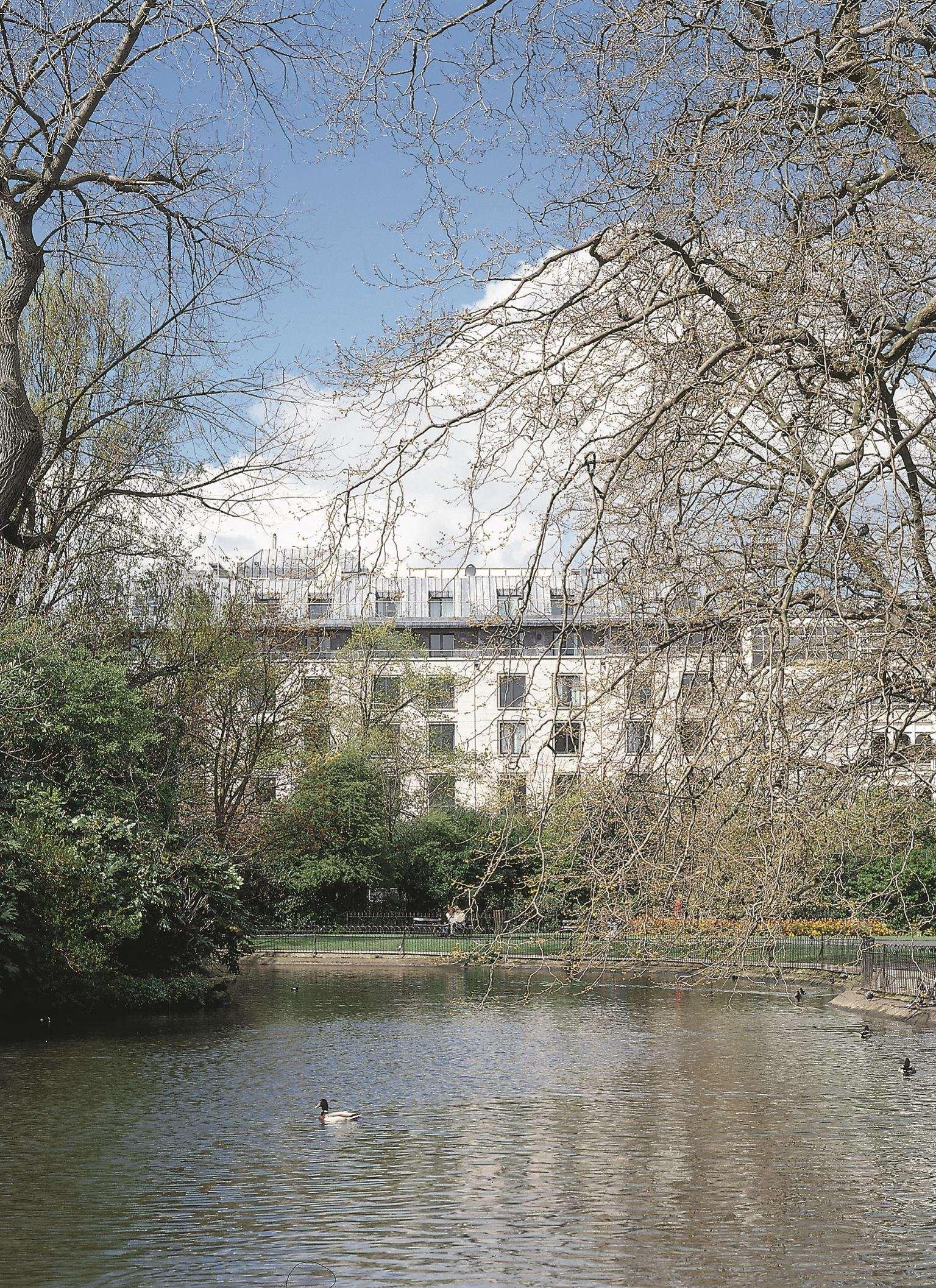 The Fitzwilliam Hotel Дъблин Екстериор снимка The former Royal Naval College, where the school was located from 1946 to 1993