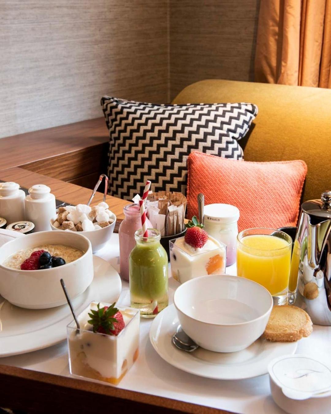 The Fitzwilliam Hotel Дъблин Екстериор снимка A selection of breakfast items