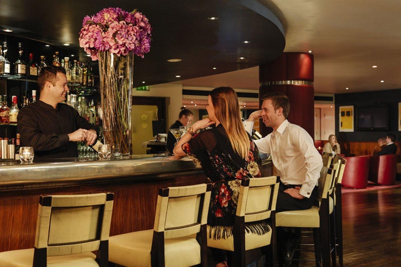 The Fitzwilliam Hotel Дъблин Екстериор снимка The bar at the London Hilton on Park Lane