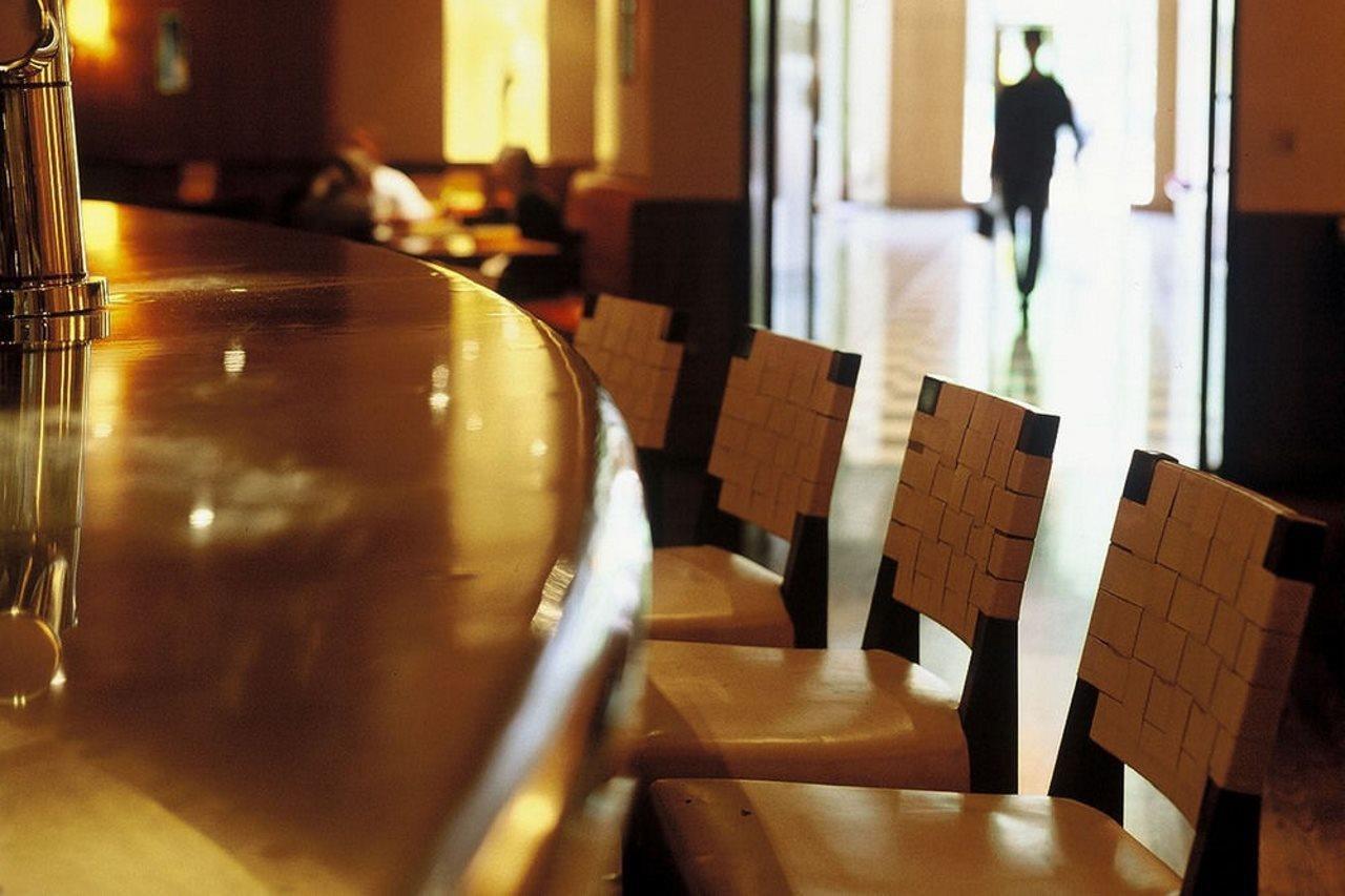 The Fitzwilliam Hotel Дъблин Екстериор снимка The bar at the hotel