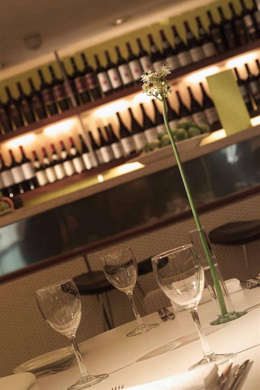 The Fitzwilliam Hotel Дъблин Екстериор снимка The bar at the restaurant