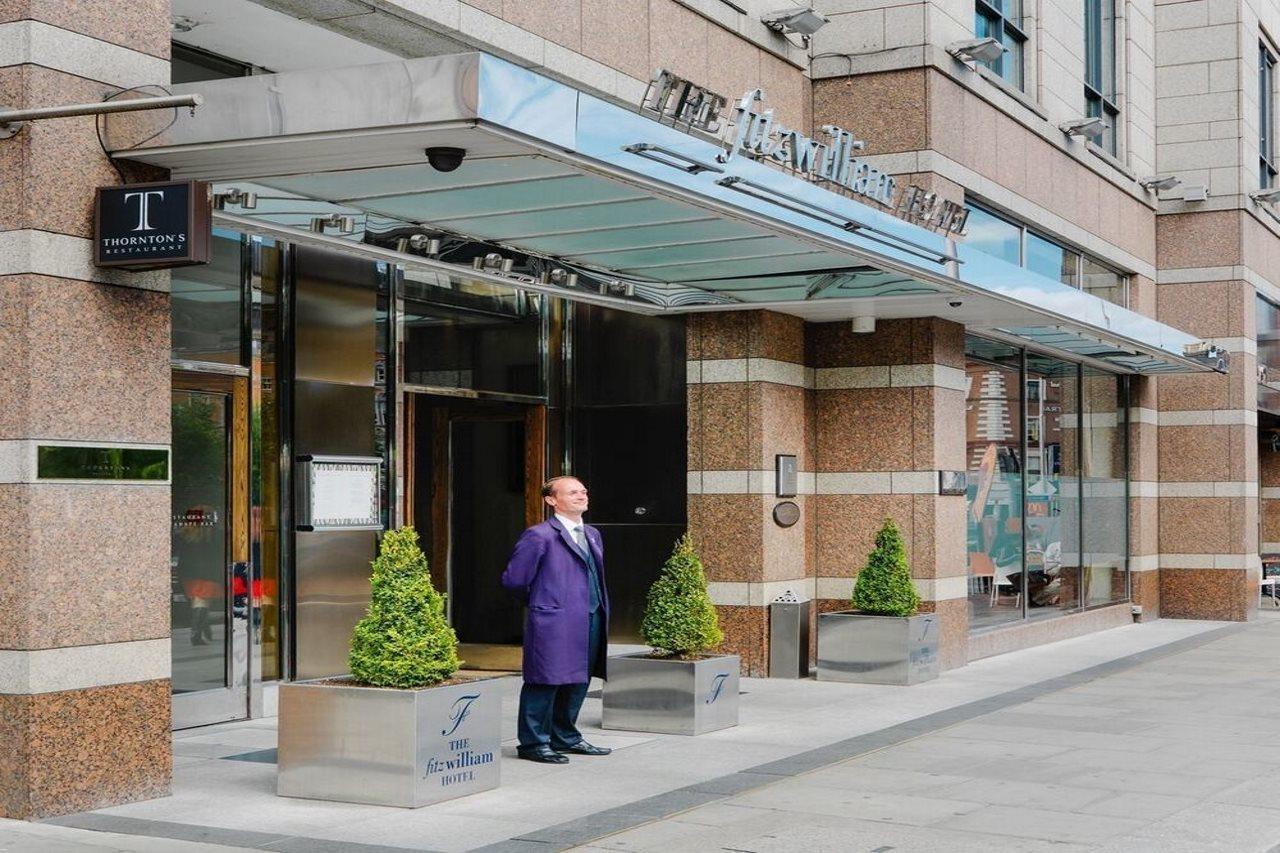The Fitzwilliam Hotel Дъблин Екстериор снимка Entrance to the hotel