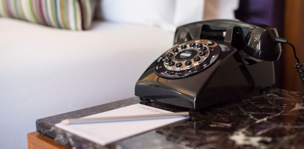 The Fitzwilliam Hotel Дъблин Екстериор снимка A telephone